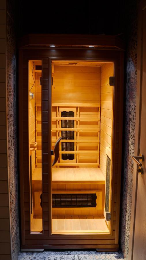 נובי סאד Spa Apartment Yin - Hot Tub, Sauna, Spa מראה חיצוני תמונה