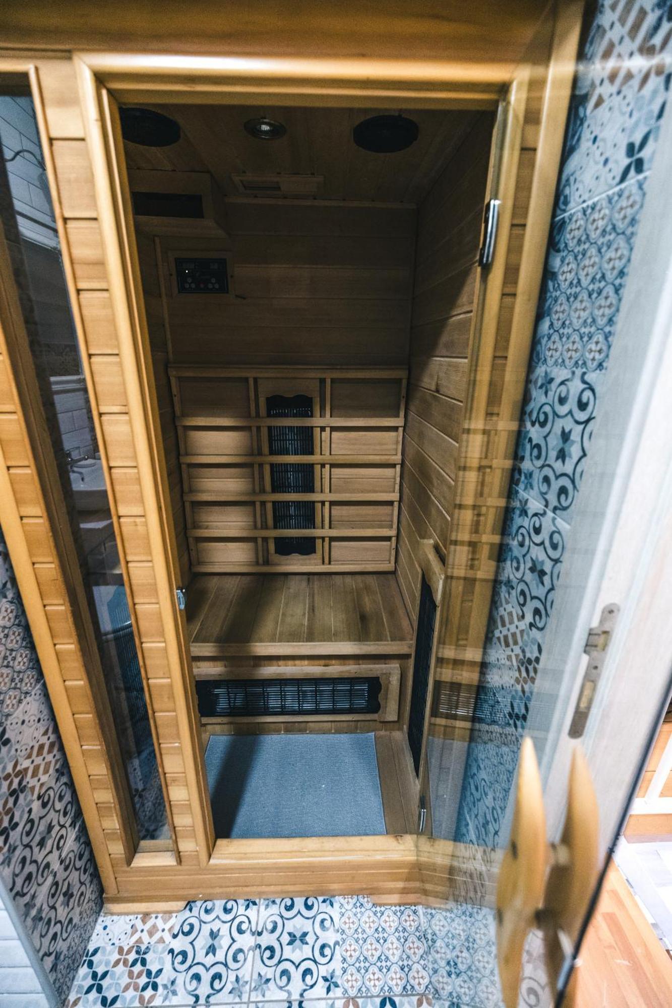 נובי סאד Spa Apartment Yin - Hot Tub, Sauna, Spa מראה חיצוני תמונה